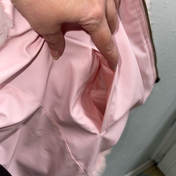 Pink zip up vest. - Picture 8 of 9